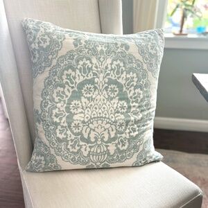 🫶EUC - POTTERY BARN PILLOW COVER